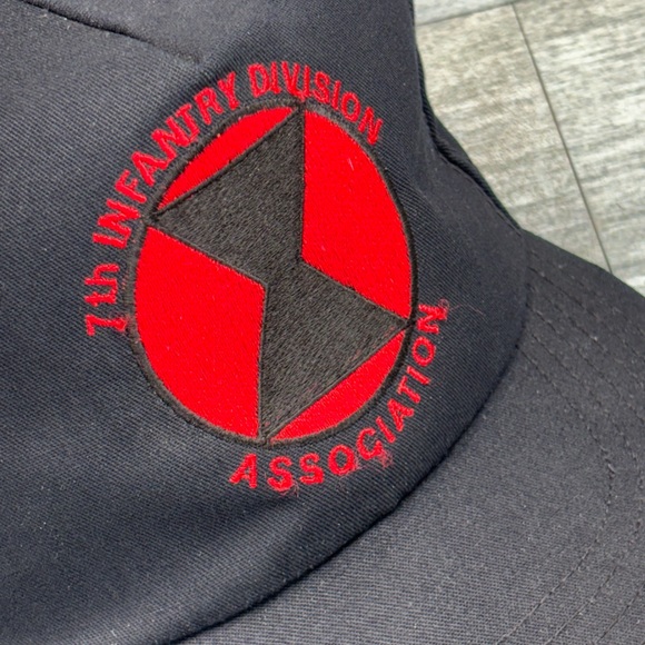 VTG USA Made 7th Infantry Association Snap Back Trucker Hat Cap Black Red Army - Picture 3 of 16